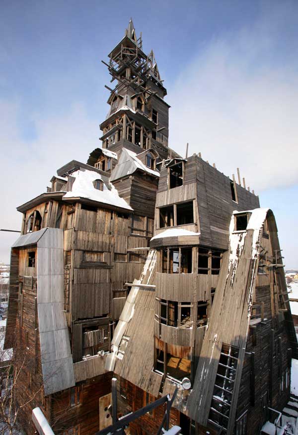 http://www.bricoleurbanism.org/wp-content/uploads/2007/03/tallest-wooden-house.jpg