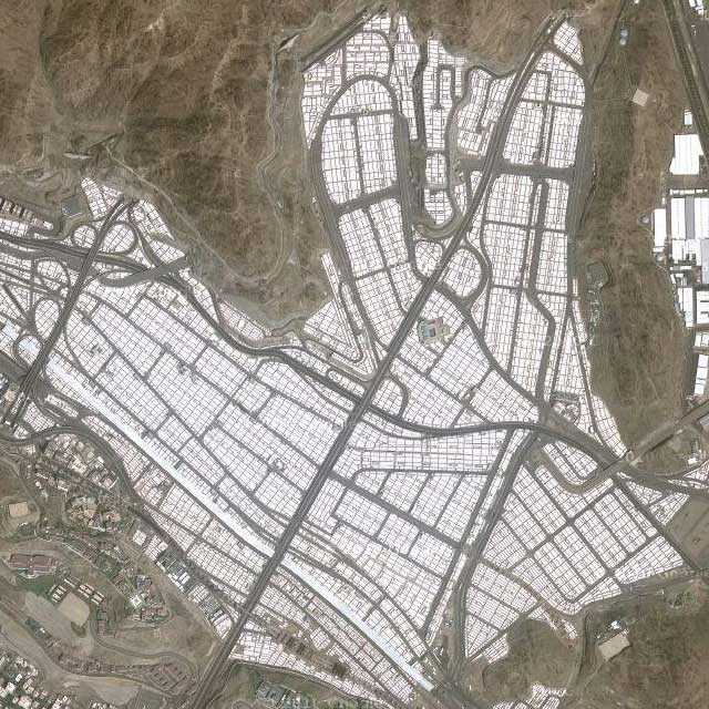  Maps satellite photo of Mina Tent City, Saudi Arabia  detail level 2